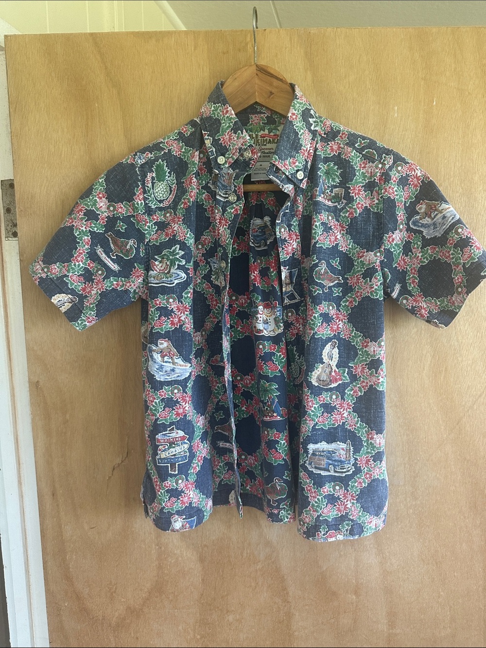 reyn spooner Navy Button-Down Hawaiian Shirt with Pink Floral